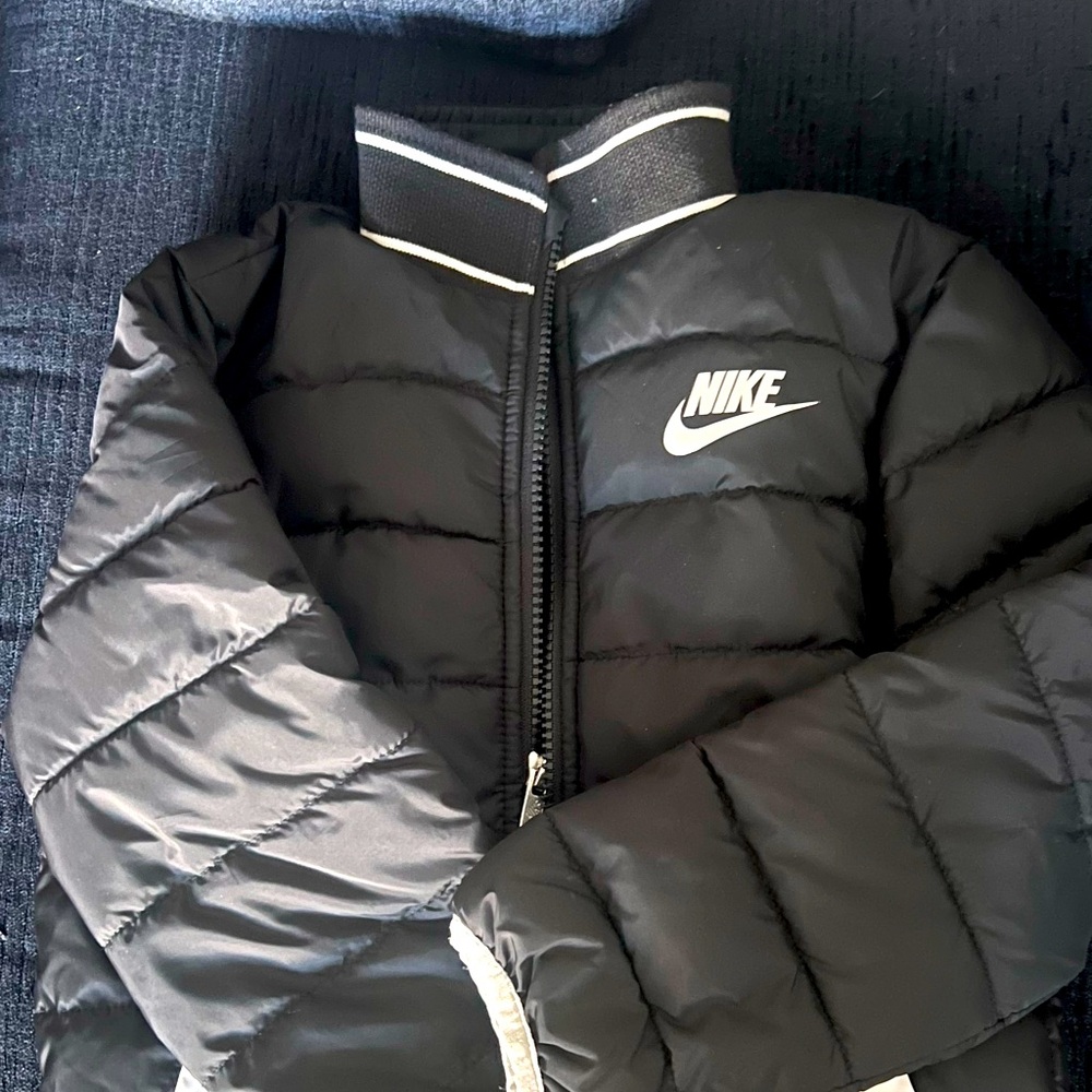 Nike puffer coat barely used